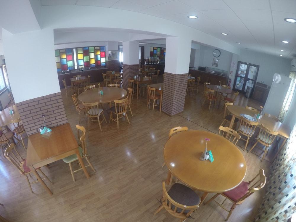 Asty Hotel Nicosia Buitenkant foto